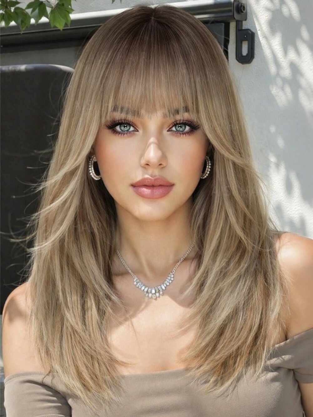 Women's Platinum Blonda Heat Resistant Middl Length Natural Layered Straight Wig